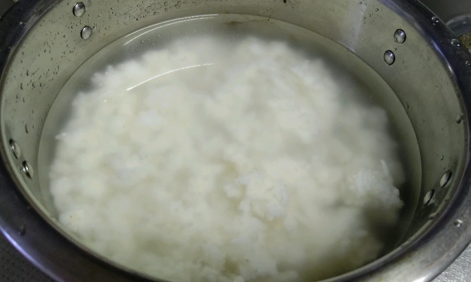 鍋の種類もご飯や水の量も適当